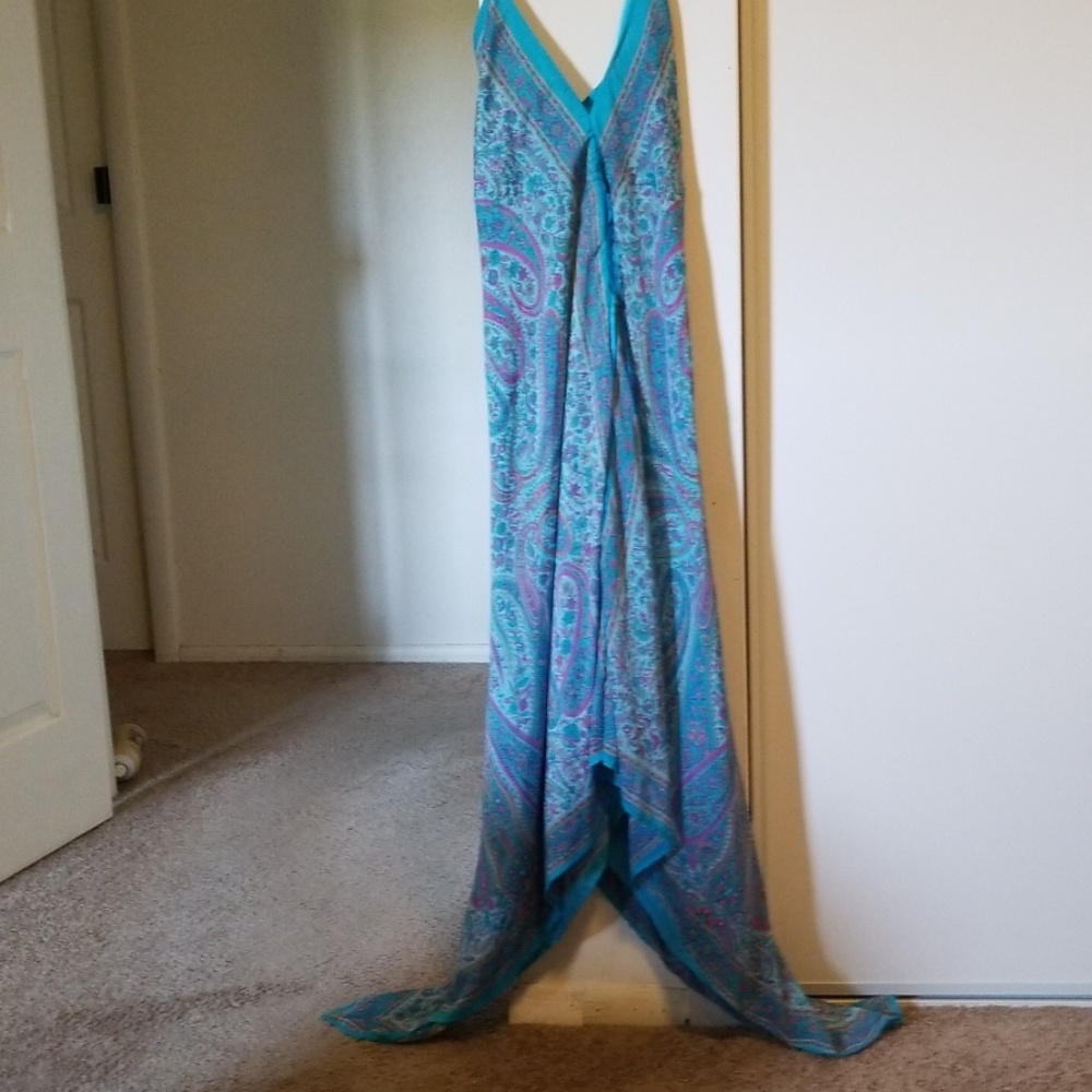 Asymmetrical dress made of 55% silk and 45% viscos